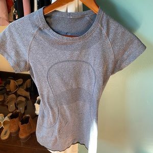 Lululemon workout top